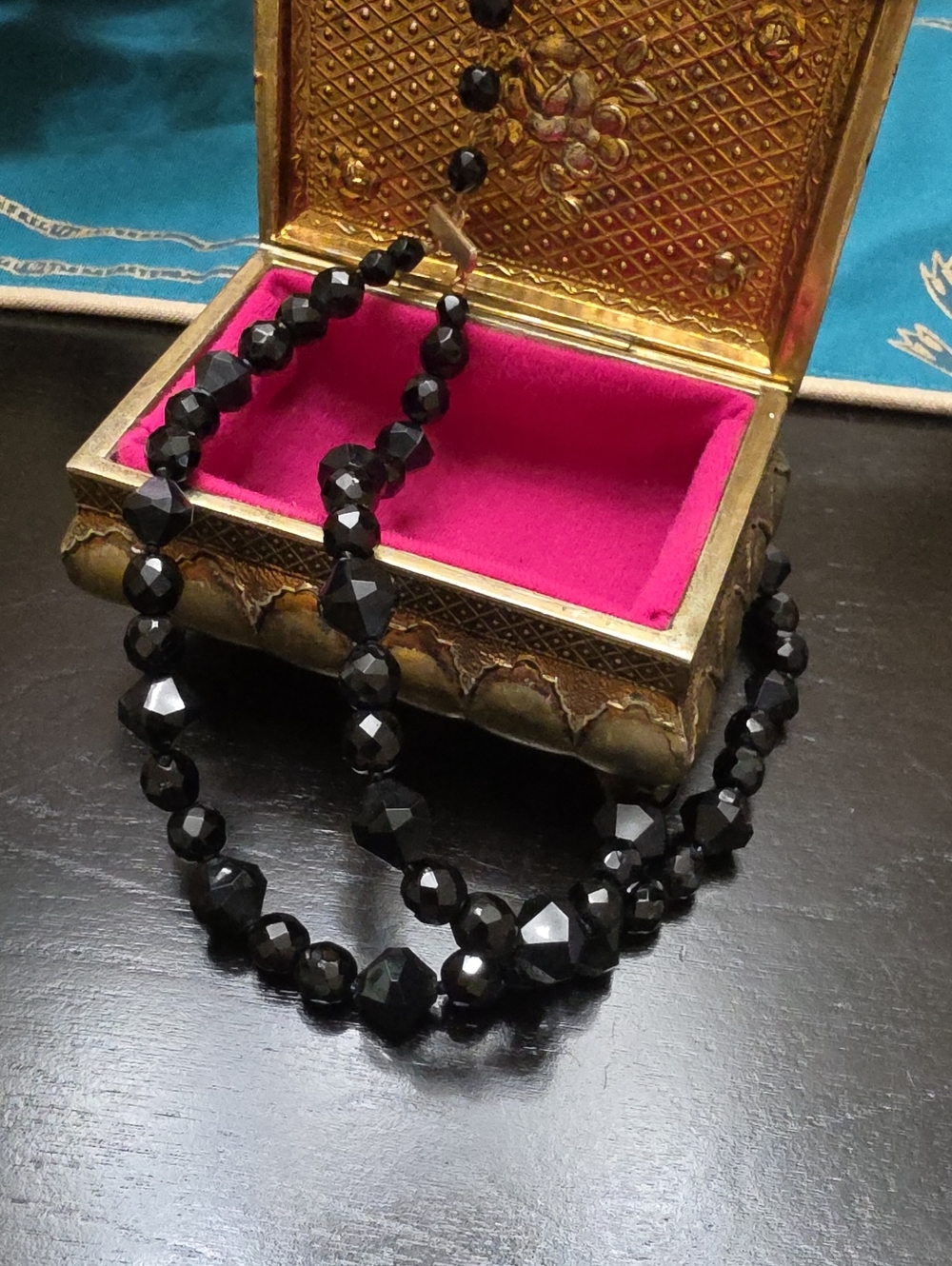 Vtg 1960 Black Faceted Crystal Bead Necklace - Elegant Women's Jewelry 18 Inches